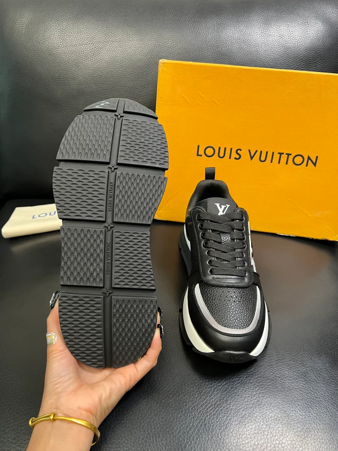 Men's shoes 💰 780 Lv High quality top crafts Louis Vuitton, sports sneakers counter synchronization, uppers imported from Italy, high-quality splicing with colorful and complex crafts, imported lambswool lining soft and comfortable, soles: original soles specially provided by the original factory, T men's shoes 💰U exclusive movable molded soles super comfortable, original and single goods, high quality, welcome to compare, code number 39-44 (customized 38 45)